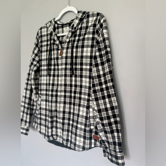 Plaid Zip Up - Picture 5 of 7